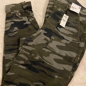 Women’s Express Camo Pants